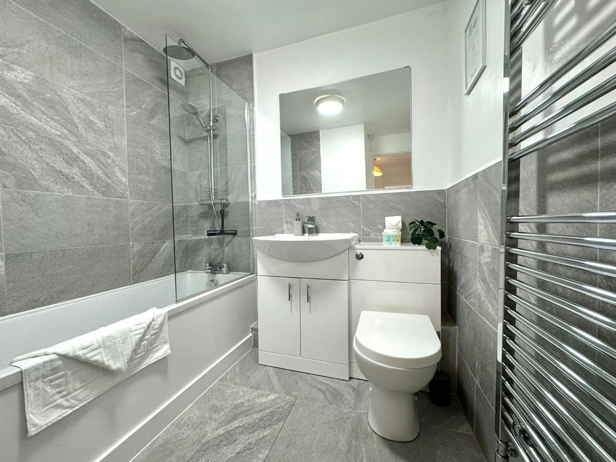 The Alnham, Large 3 Bed Apartment, Close To The City نيوكاسل أبون تاين المظهر الخارجي الصورة